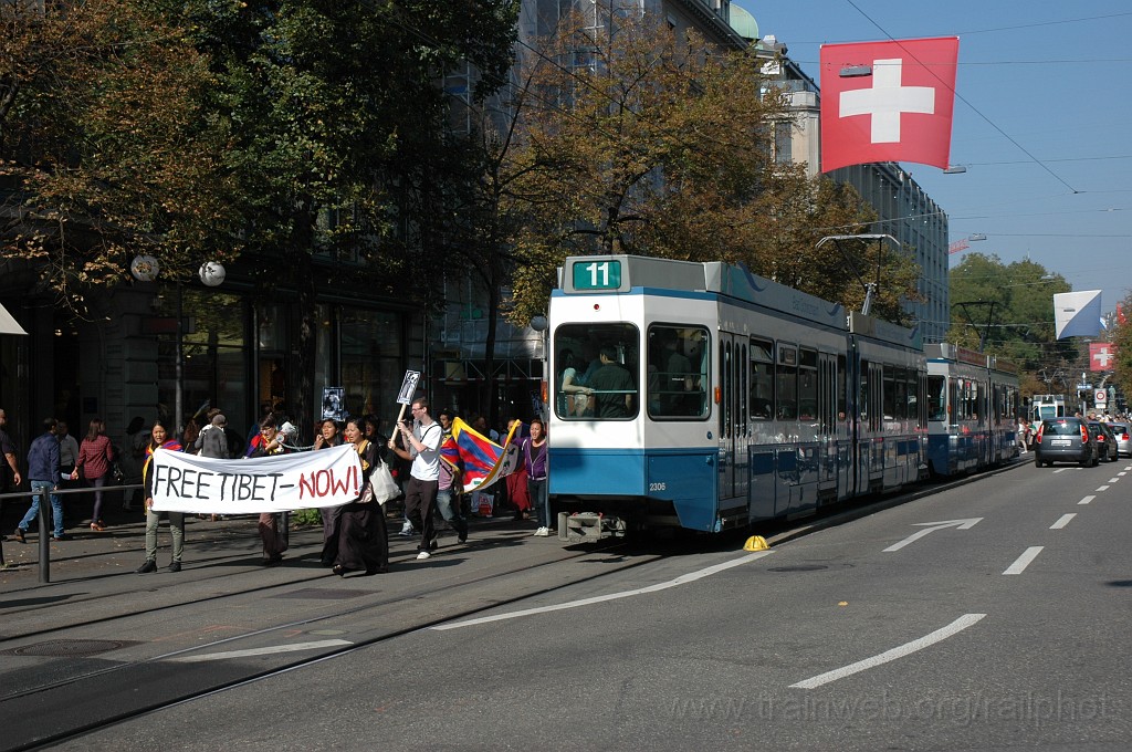 2210-0027-011011.jpg - VBZ Be 4/6' (Remorque) 2306 + Be 4/6' 2027 / Rennweg 1.10.2011