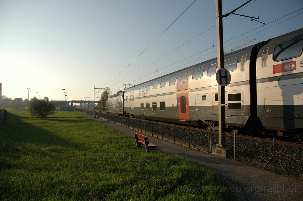 2214-0048-011011.jpg - SBB-CFF Re 460.019-3 «Terre Sainte» / Freienbach 1.10.2011