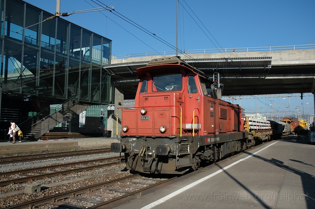 2220-0036-031011.jpg - SBB-CFF Bm 4/4 18430 / Schlieren 3.10.2011