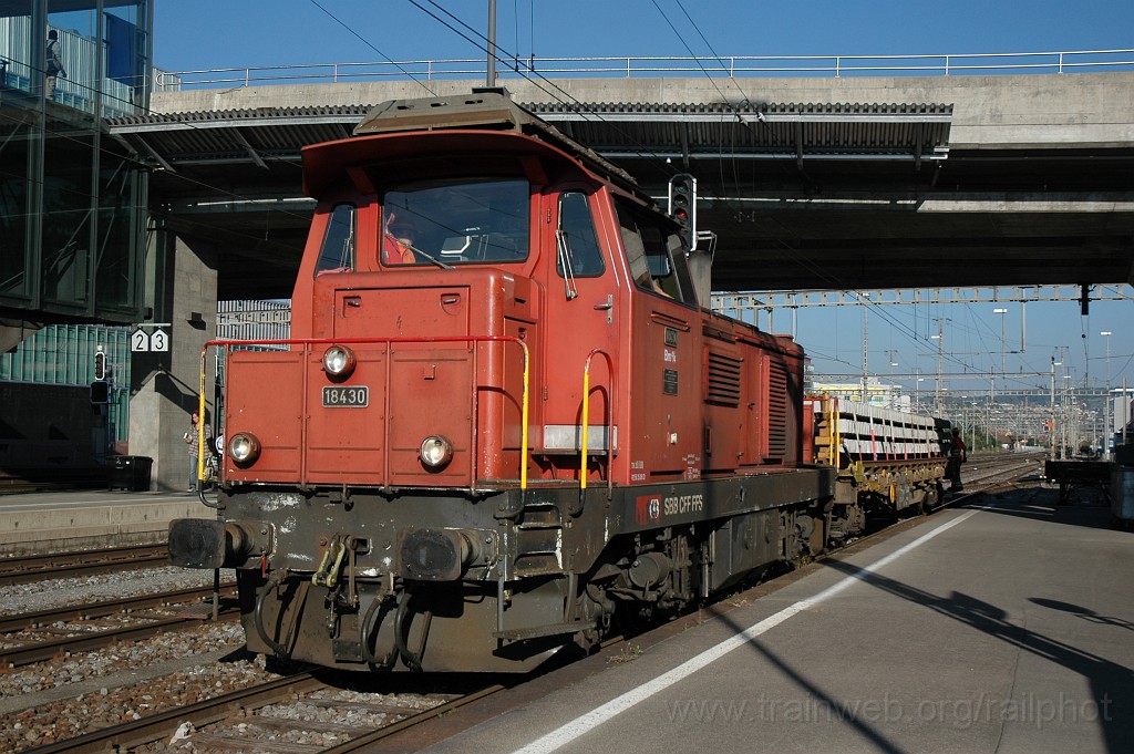 2220-0044-031011.jpg - SBB-CFF Bm 4/4 18430 / Schlieren 3.10.2011