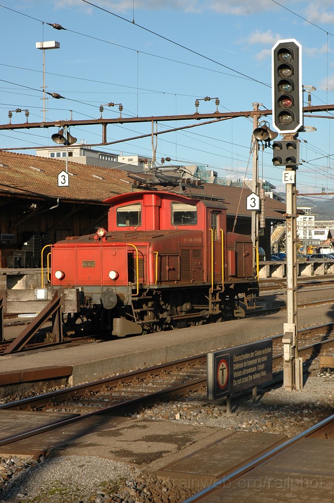 2222-0008-091011.jpg - SBB-CFF Ee 3/3 16362 / Rapperswil 9.10.2011