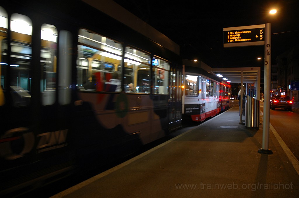 2222-0027-131011.jpg - VBZ Be 4/6'' 2051 + Be 4/6' (Remorque) 2315 «Lückenlos verbunden Dank ZVV» / Lochergut 13.10.2011