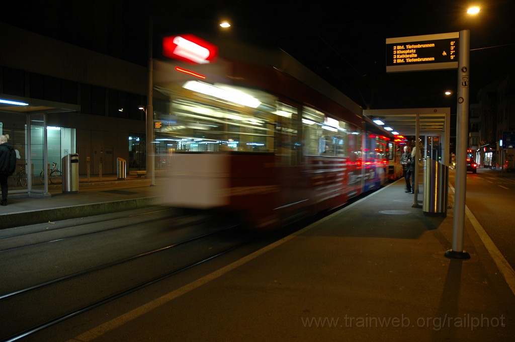 2222-0031-131011.jpg - VBZ Be 4/6'' 2051 + Be 4/6' (Remorque) 2315 «Lückenlos verbunden Dank ZVV» / Lochergut 13.10.2011