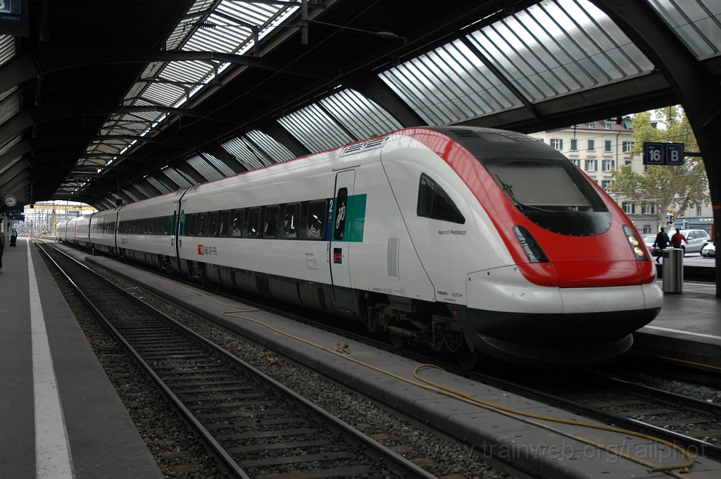2244-0034-191011.jpg - SBB-CFF ICN RABDe 500.005-4 «Heinrich Pestalozzi» / Zürich HB 19.10.2011