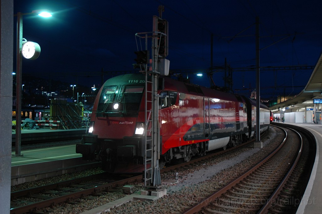 2250-0021-041111.jpg - ÖBB 1116.208-8 «Spirit of Germany» / Zürich HB 4.11.2011