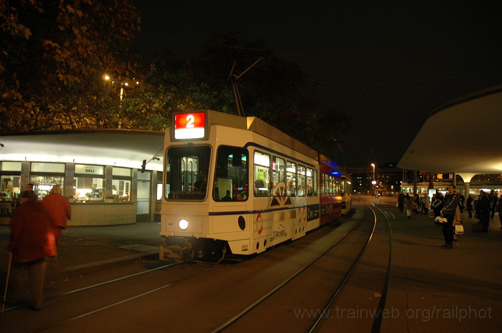 2251-0050-081111.jpg - VBZ Be 4/6'' 2051 «Lückenlos verbunden Dank ZVV» + Be 4/6'