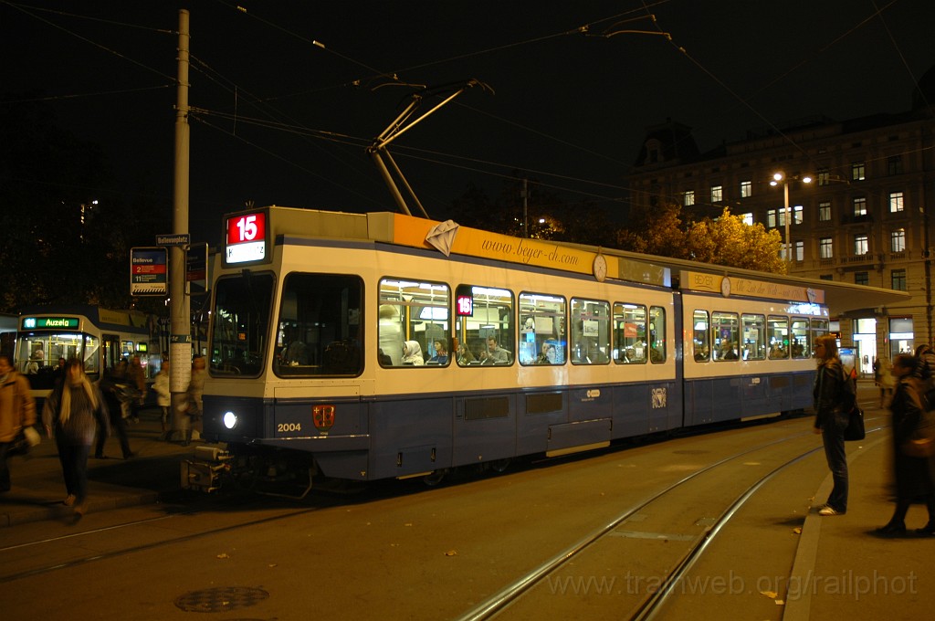 2252-0004-081111.jpg - VBZ Be 4/6' 2004 «Höngg» / Bellevue 8.11.2011