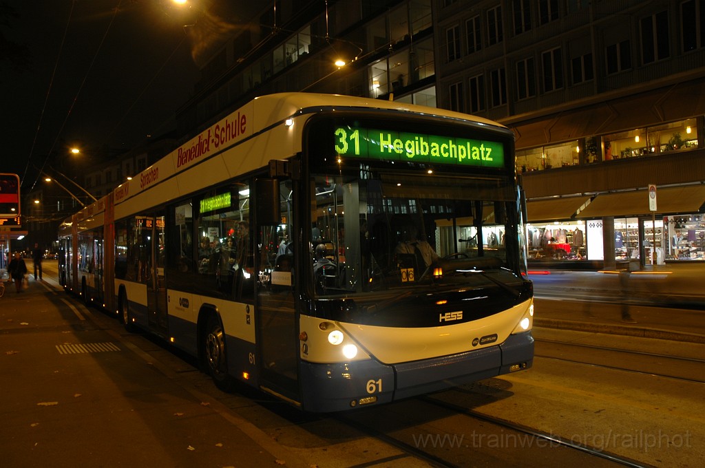 2254-0016-141111.jpg - VBZ Trolley Nr.61 / Sihlpost 14.11.2011