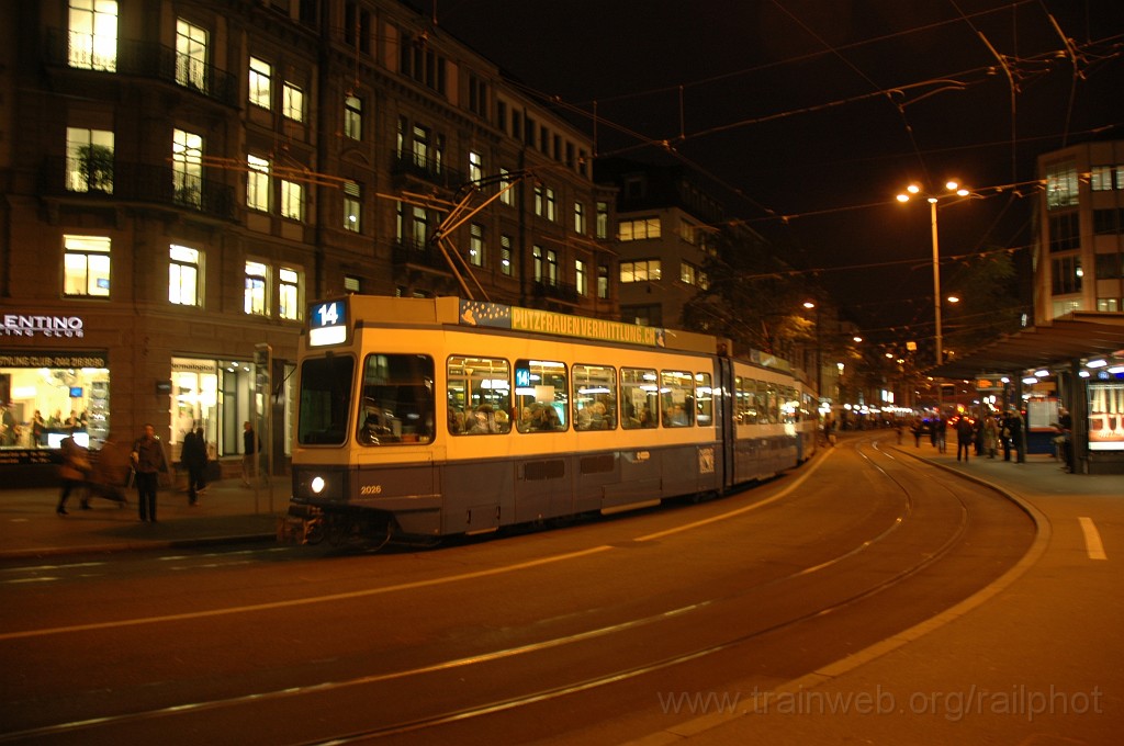 2254-0042-151111.jpg - VBZ Be 4/6' 2026 / Löwenplatz 15.11.2011