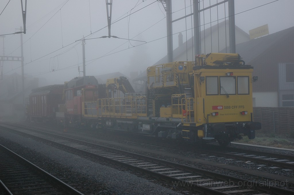 2261-0016-221111.jpg - SBB-CFF XTmass 99 85 9236 061-9 + Tm 234.012-3 + Xs 40 85 95