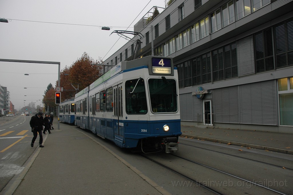 2262-0011-231111.jpg - VBZ Be 4/6'' 2064 + Be 2/4 2402 / Fischerweg 23.11.2011
