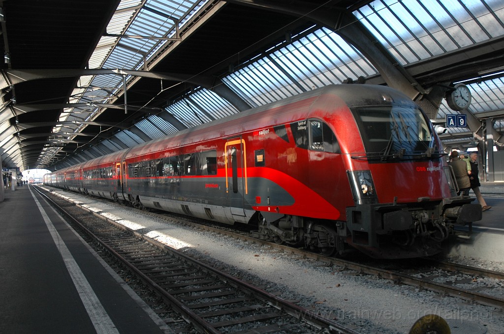 2262-0040-271111.jpg - ÖBB Afmpz 73 81 80-90 701-1 / Zürich HB 27.11.2011