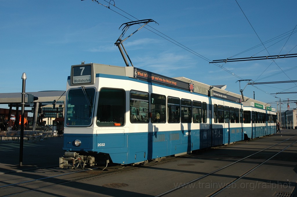 2263-0037-271111.jpg - VBZ Be 4/6'' 2032 + Be 2/4 2308 / Bahnhof Stettbach