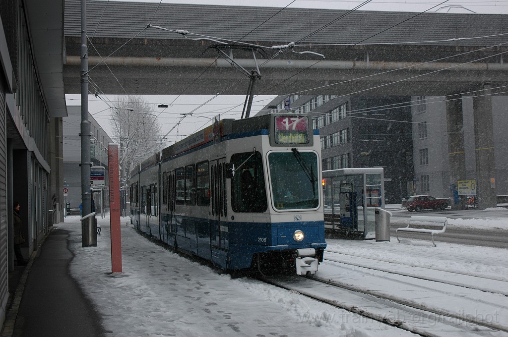 2284-0003-201211.jpg - VBZ Be 4/8 2106 / Fischerweg 20.12.2011