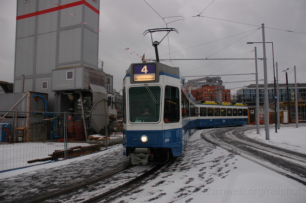 2285-0004-211211.jpg - VBZ Be 4/6'' 2048 + Be 2/4 2409 / Bahnhof Altstetten Nord 21.12.2011