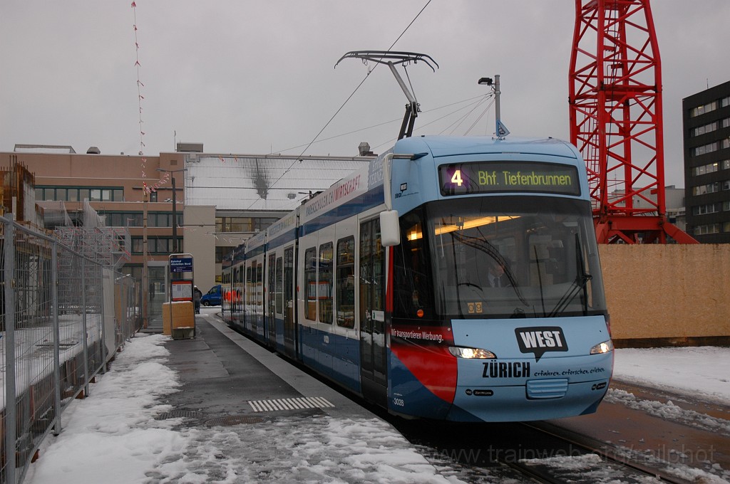 2285-0011-211211.jpg - VBZ Be 5/6 3028 «Tram Zürich West» / Bahnhof Altstetten Nord 21.12.2011