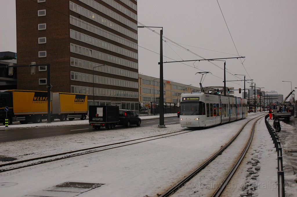 2285-0013-211211.jpg - VBZ Be 5/6 3056 «Ingenieurtram» / Toni-Areal 21.12.2011