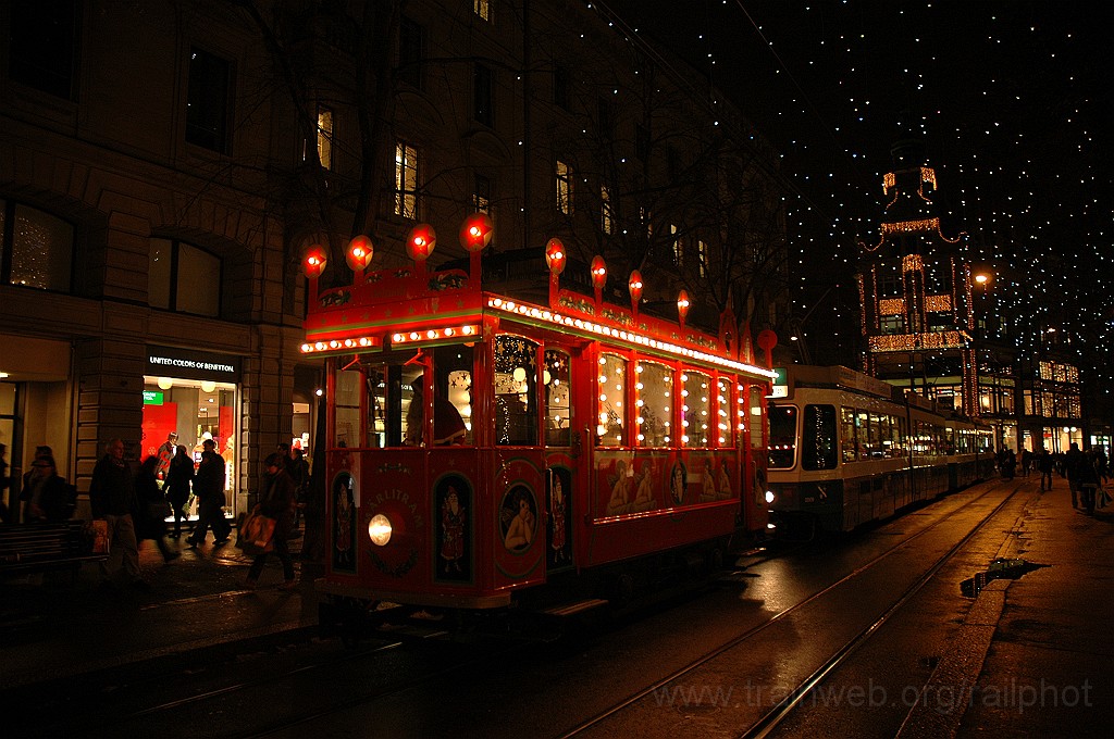 2285-0046-211211.jpg - VBZ Ce 2/2 1208 «Märlitram» + Be 4/6' 2009 «Triemli» / Rennweg Augustinergasse 21.12.2011