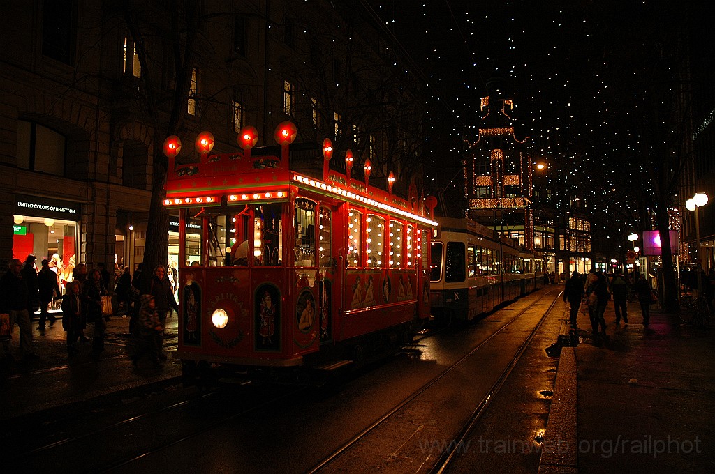 2285-0050-211211.jpg - VBZ Ce 2/2 1208 «Märlitram» + Be 4/6' 2009 «Triemli» / Rennweg Augustinergasse 21.12.2011