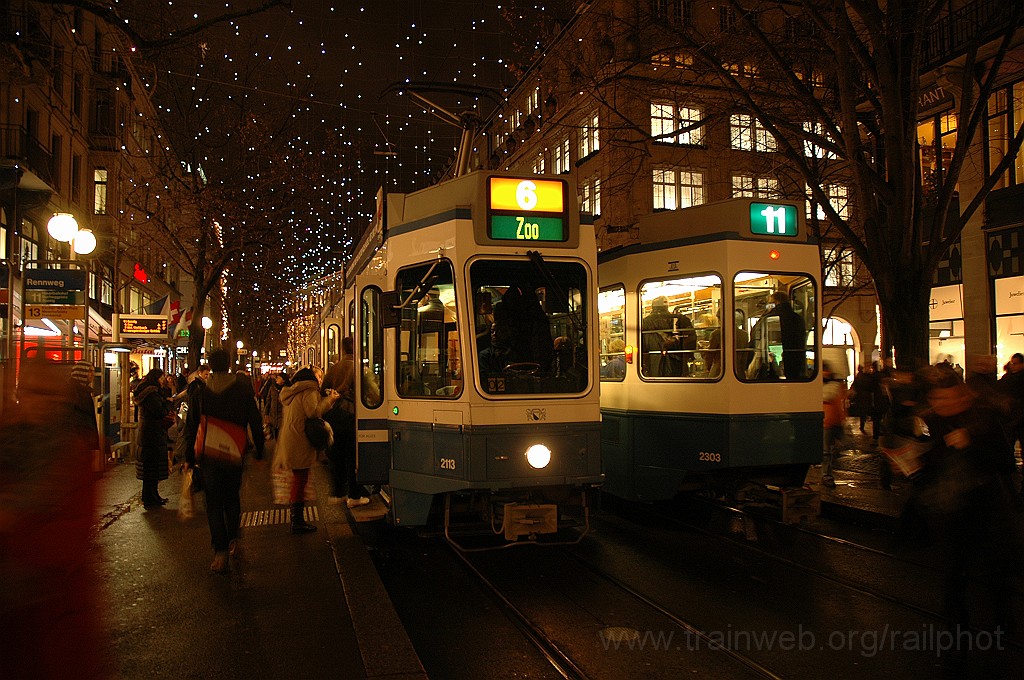 2286-0005-211211.jpg - VBZ Be 4/8 2113 + Be 4/6' 2303 / Rennweg Augustinergasse 21.12.2011