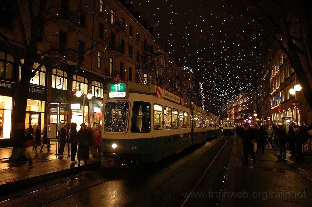2286-0010-211211.jpg - VBZ Be 4/6' 2016 + Be 4/6' 2305 / Rennweg Augustinergasse 21.12.2011