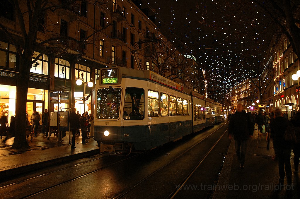 2286-0019-211211.jpg - VBZ Be 4/8 2114 / Rennweg Augustinergasse 21.12.2011