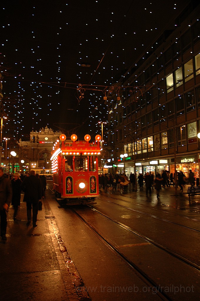 2287-0001-221211.jpg - VBZ Ce 2/2 1208 «Märlitram» / Bahnhofstrasse 21.12.2011