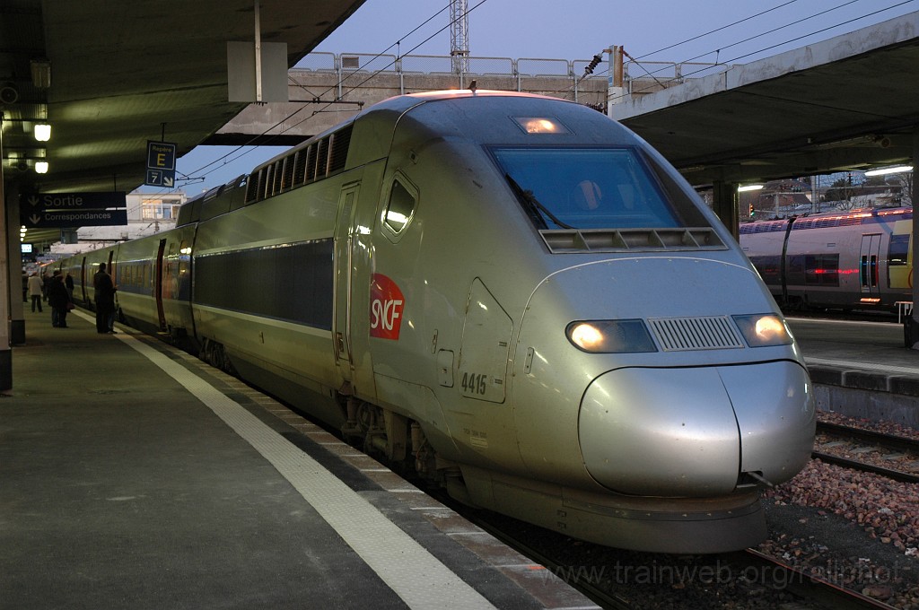 2290-0015-261211.jpg - SNCF TGV 384.030 / Mulhouse-Ville 26.12.2011