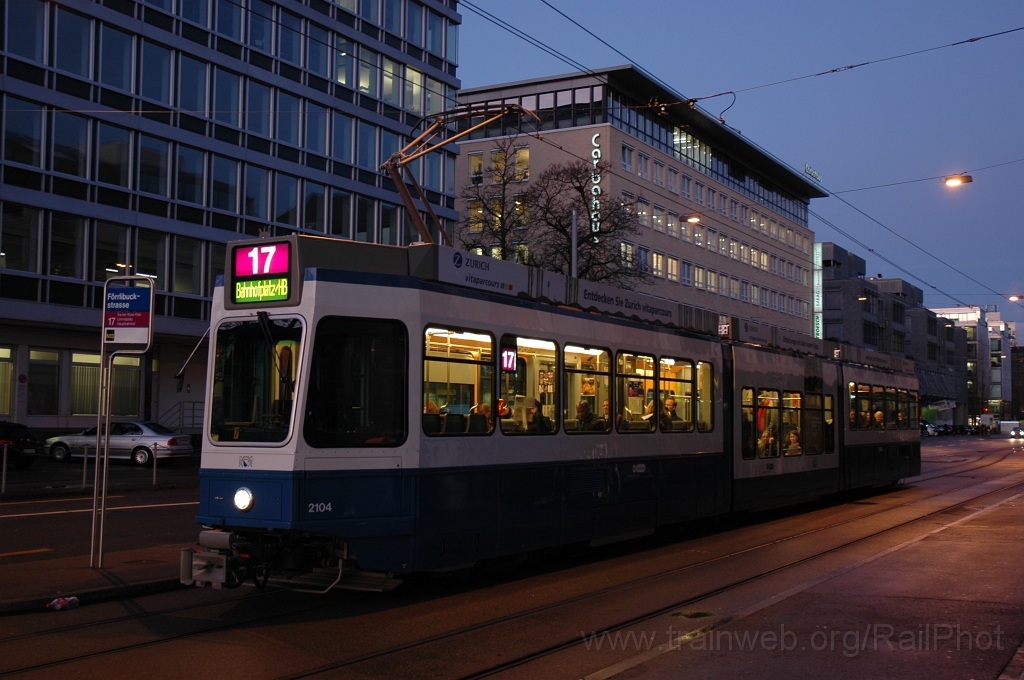2293-0002-030112.jpg - VBZ Be 4/8 2104 / Förrlibuckstrasse 3.1.2012
