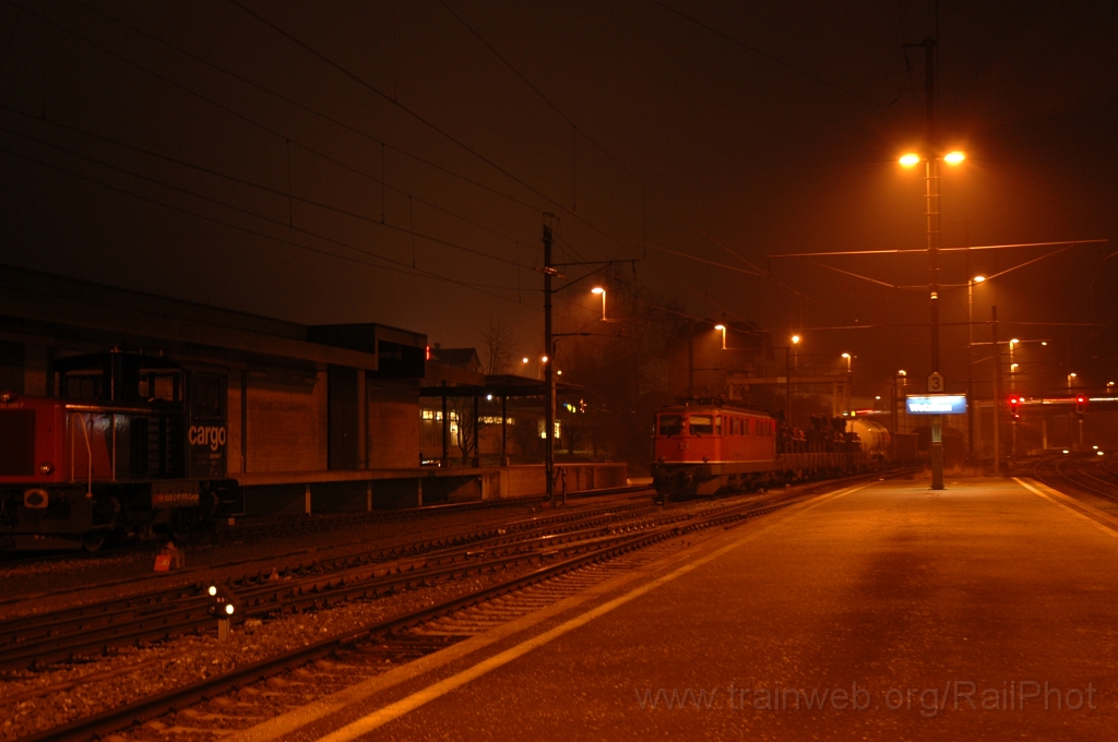 2296-0008-110112.jpg - SBB-CFF Ae 6/6 11464 «Erstfeld» / Wetzikon 11.1.2012