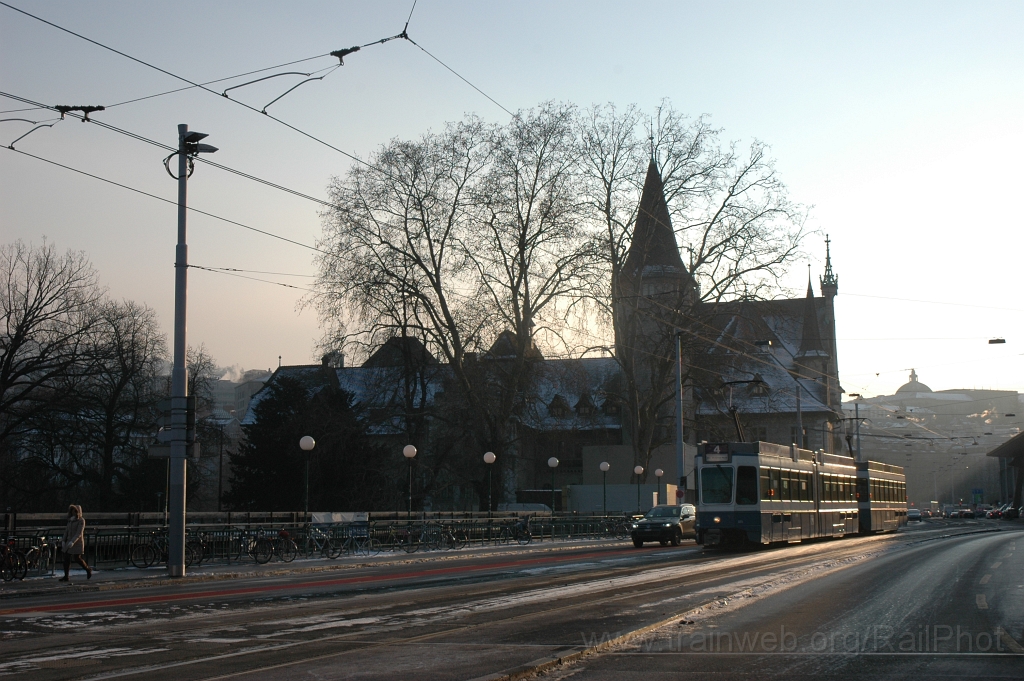 2306-0020-060212.jpg - VBZ Be 4/6'' 2073 + Be 2/4 2407 / Museumstrasse 6.2.2012