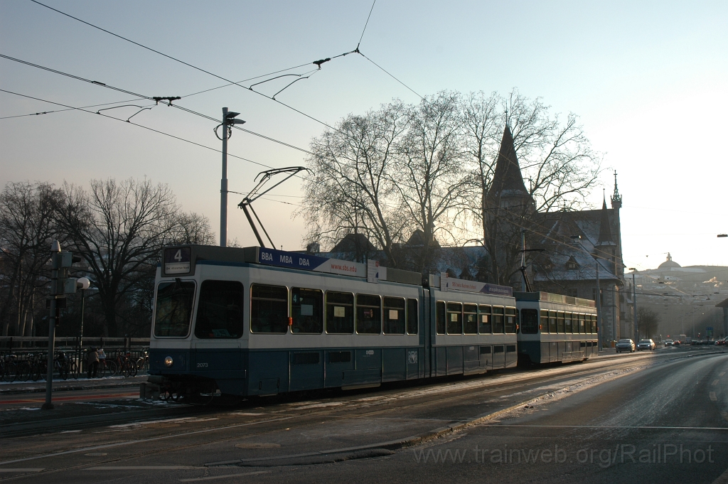 2306-0026-060212.jpg - VBZ Be 4/6'' 2073 + Be 2/4 2407 / Museumstrasse 6.2.2012