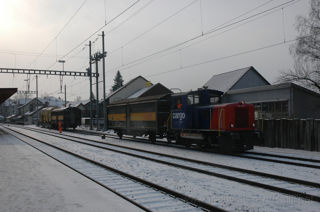 2308-0005-100212.jpg - SBB-CFF Tm 232.129-7 / Hinwil 10.2.2012