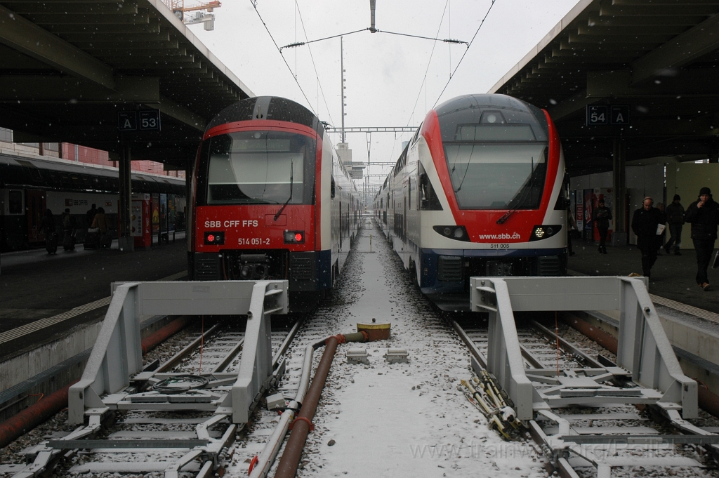 2308-0019-100212.jpg - SBB-CFF RABe 511.005 + RABe 514.051-2 / Zürich HB 10.2.2012