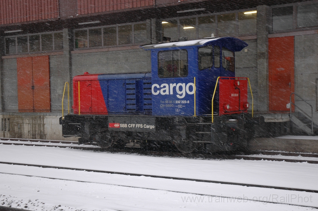 2312-0018-150212.jpg - SBB-CFF Tm 232.223-8 / Schwerzenbach ZH 15.2.2012