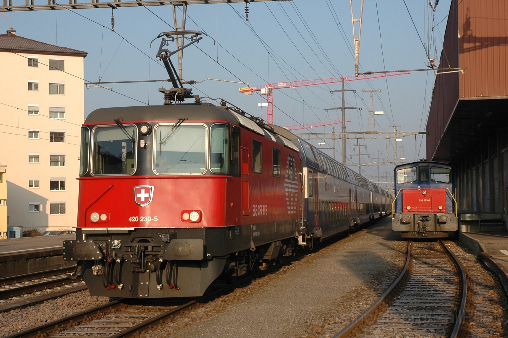 2318-0039-220212.jpg - SBB-CFF Re 420.230-5 + Tm 232.223-8 / Schwerzenbach ZH 22.2.2012