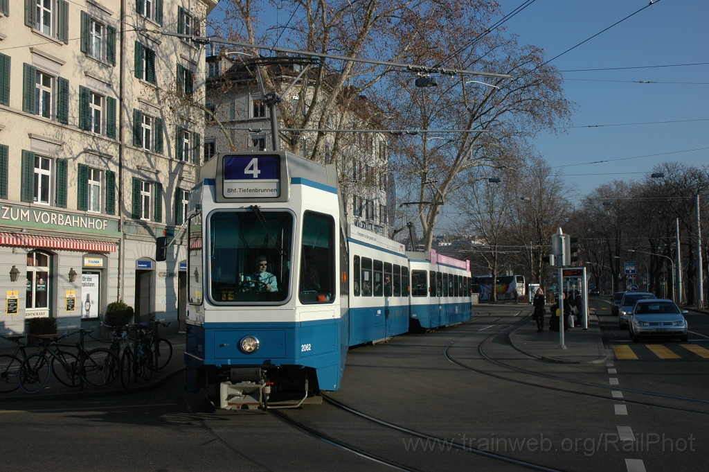 2324-0049-020312.jpg - VBZ Be 4/6'' 2062 + Be 2/4 2405 / Sihlquai 2.3.2012