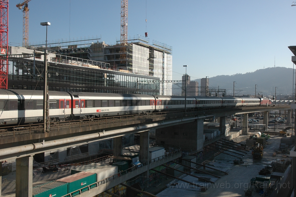 2338-0014-160312.jpg - SBB-CFF Re 460.033-4 / Zürich (Käferbergbrücke) 16.3.2012