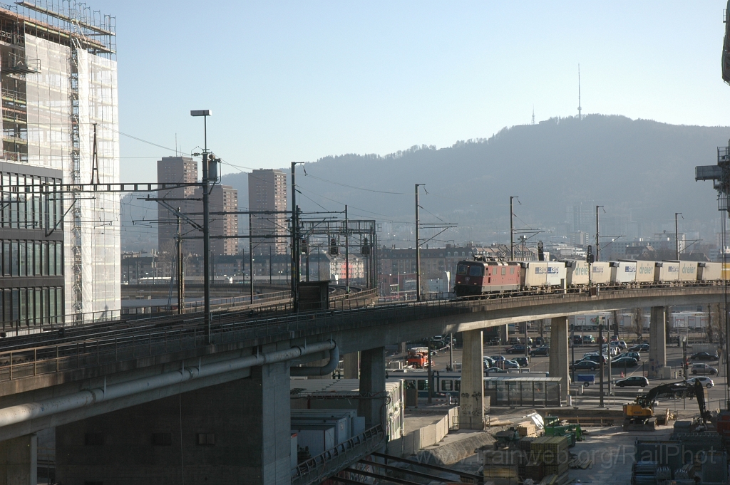 2338-0030-160312.jpg - SBB-CFF Re 4/4'' 11285 / Zürich (Käferbergbrücke) 16.3.2012