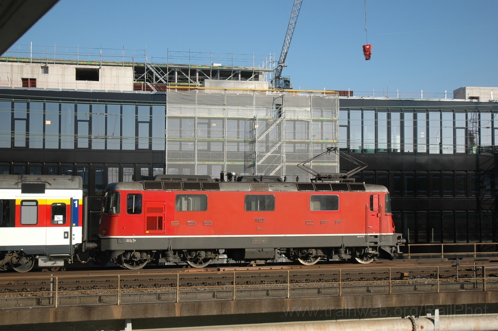 2338-0050-160312.jpg - SBB-CFF Re 4/4'' 11129 / Zürich (Käferbergbrücke) 16.3.2012