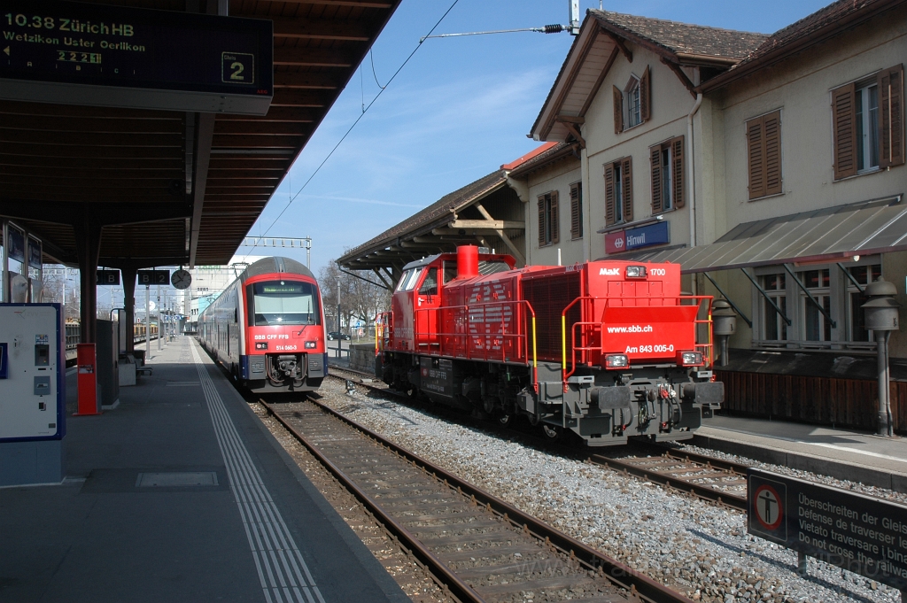 2339-0017-170312.jpg - SBB-CFF Am 843.005-0 + RABe 514.060-3 «Oerlikon» / Hinwil 17.3.2012