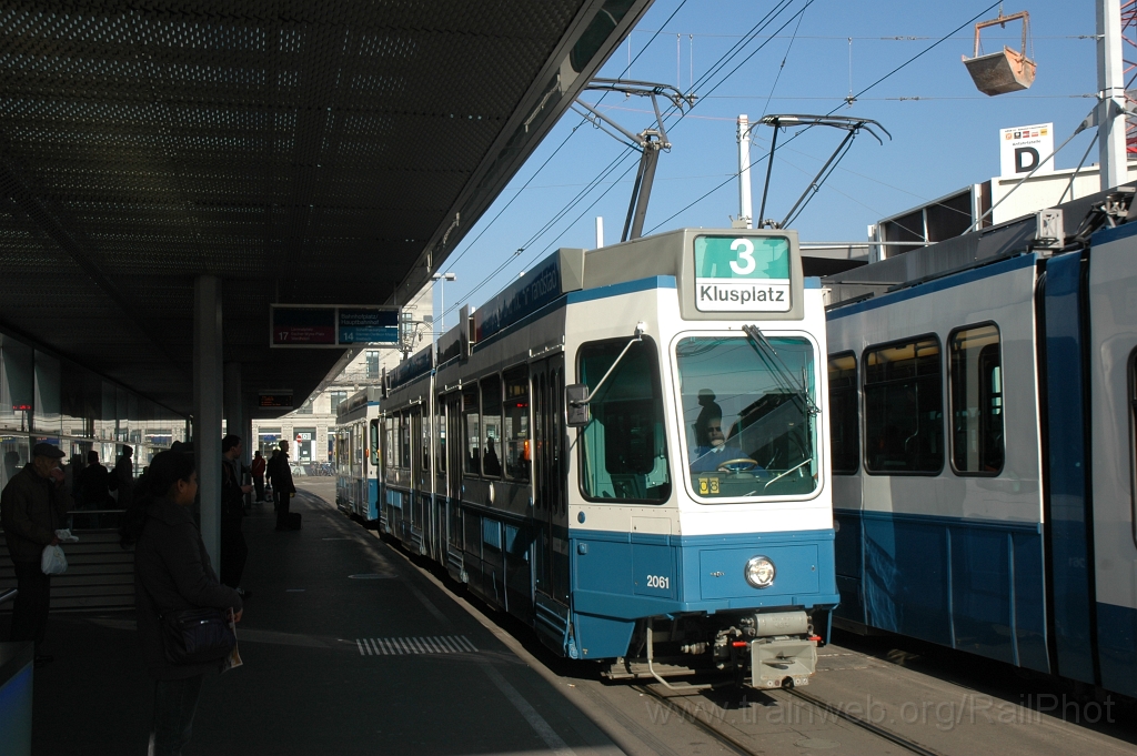 2343-0005-210312.jpg - VBZ Be 4/6'' 2061 / Bahnhofplatz 21.3.2012