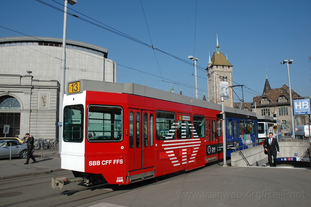 2344-0002-220312.jpg - VBZ Be 4/6'' 2051 + Be 4/6' 2315 «Lückenlos verbunden Dank ZVV» / Bahnhofquai 22.3.2012