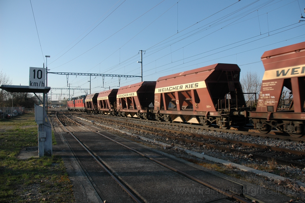 2346-0014-220312.jpg - SBB-CFF Re 4/4''' 11369 + Re 4/4'' 11256 / Rümlang 22.3.2012