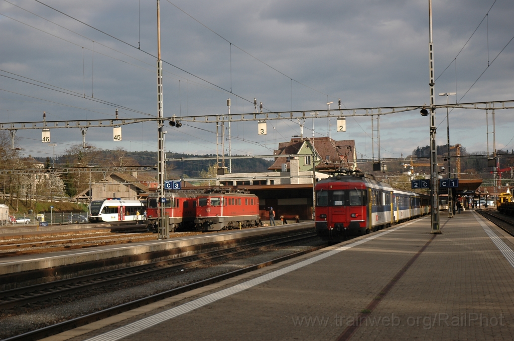 2351-0028-300312.jpg - Thurbo RABe 526.777-8  + Ae 6/6 11426 «Stadt Zürich» + Re 6/6 11619 «Arbon» + RBe 540.022-1 / Bülach 30.3.2012