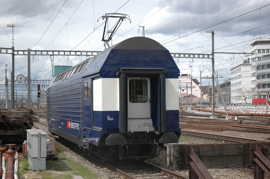 2363-0035-210412.jpg - SBB-CFF Re 450.012 «Schwamendingen» / Zürich HB 21.4.2012