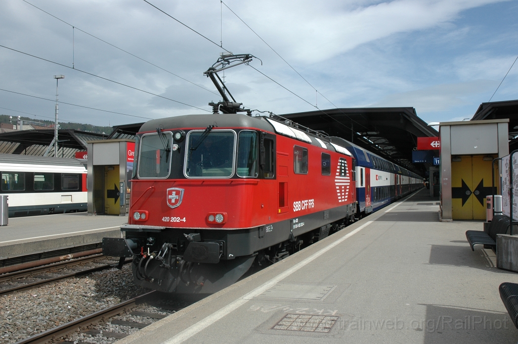 2376-0017-300412.jpg - SBB-CFF Re 420.202-4 [+ HVZ-D] (Zürich HB 30.4.2012