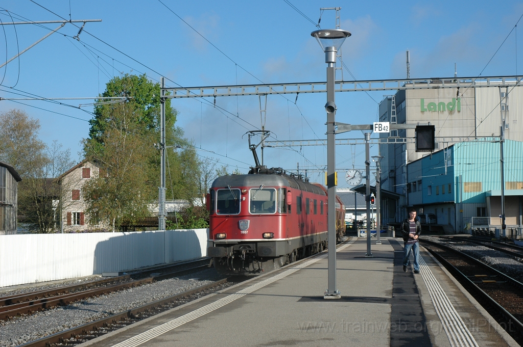 2378-0010-020512.jpg - SBB-CFF Re 6/6 11657 «Estavayer-le-Lac» / Hinwil 2.5.2012