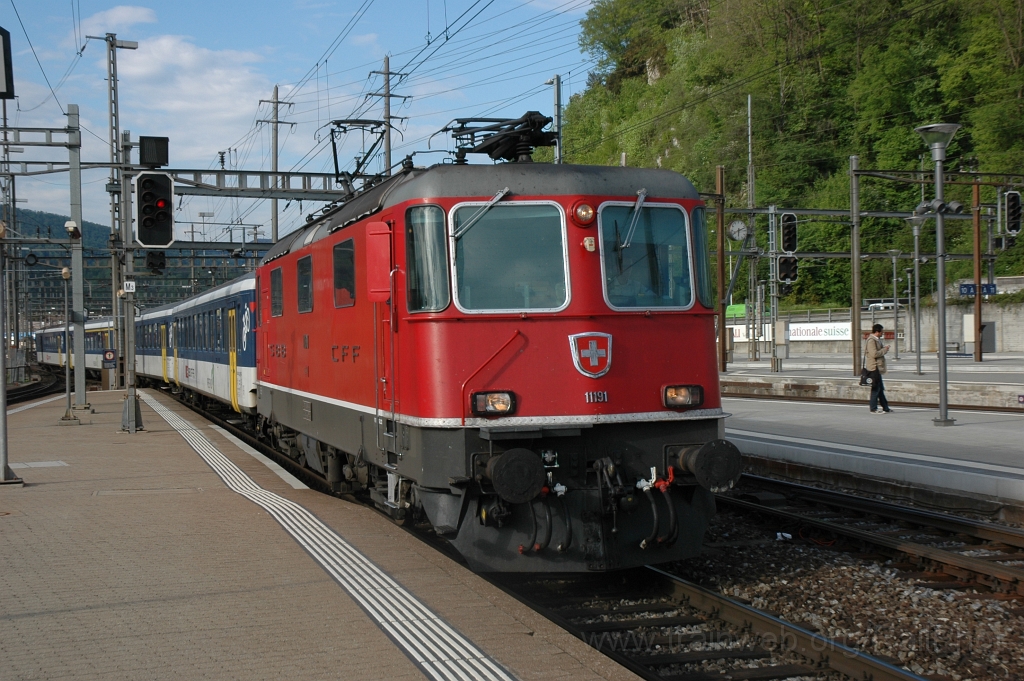 2383-0038-030512.jpg - SBB-CFF Re 4/4'' 11191 / Olten 3.5.2012