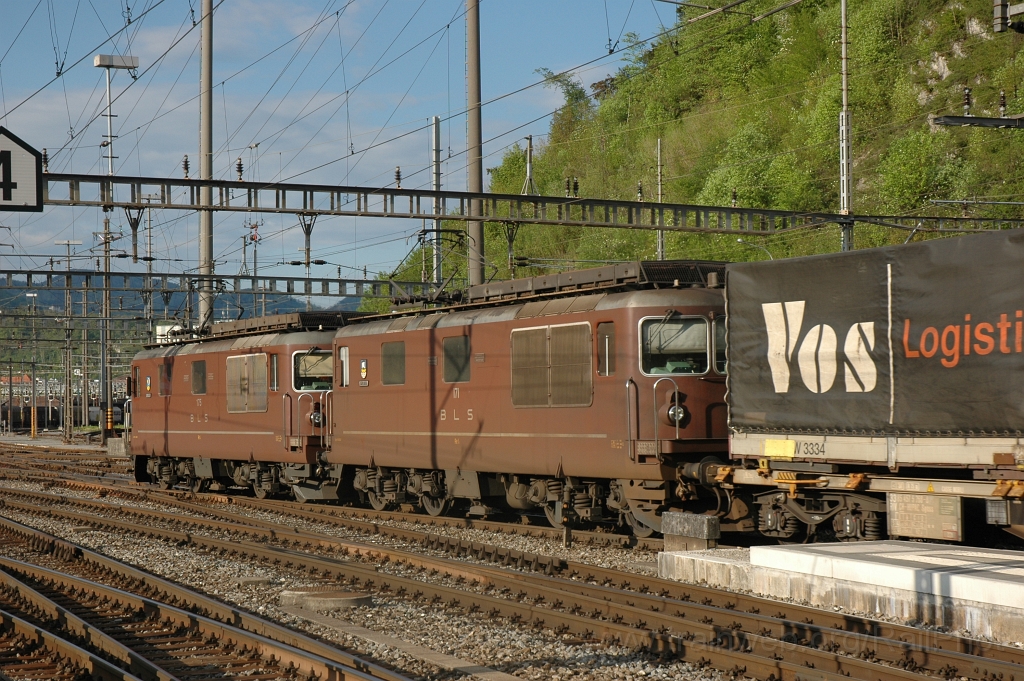 2386-0008-030512.jpg - BLS Re 4/4 175 «Gampel» + 171 «Därligen» / Olten 3.5.2012